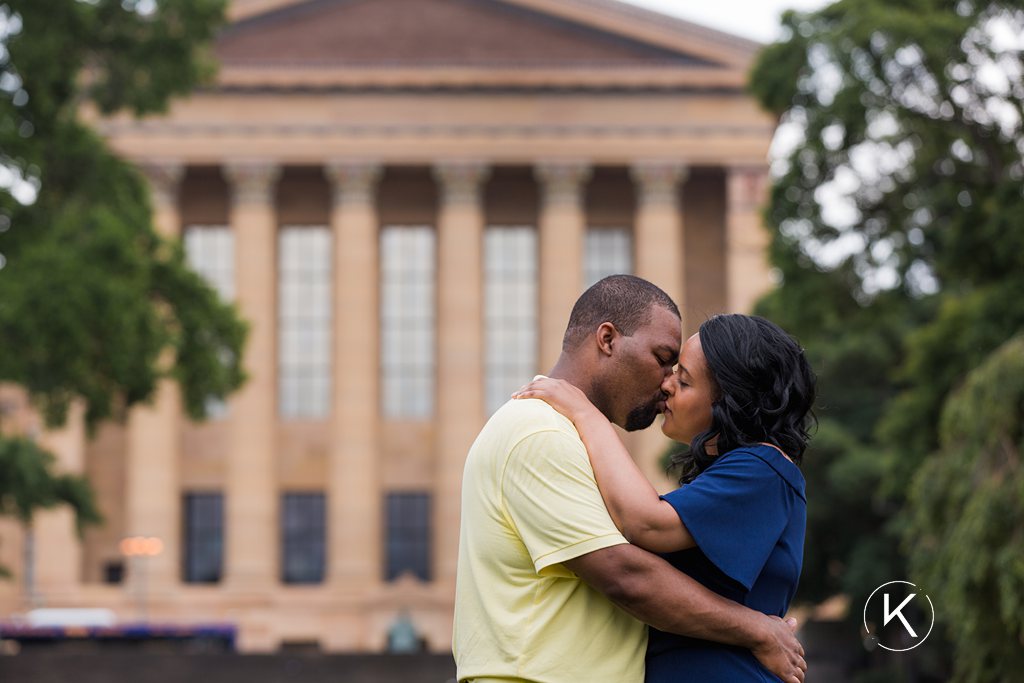 Guy Girl Kissing at Philadelphia Art Museum